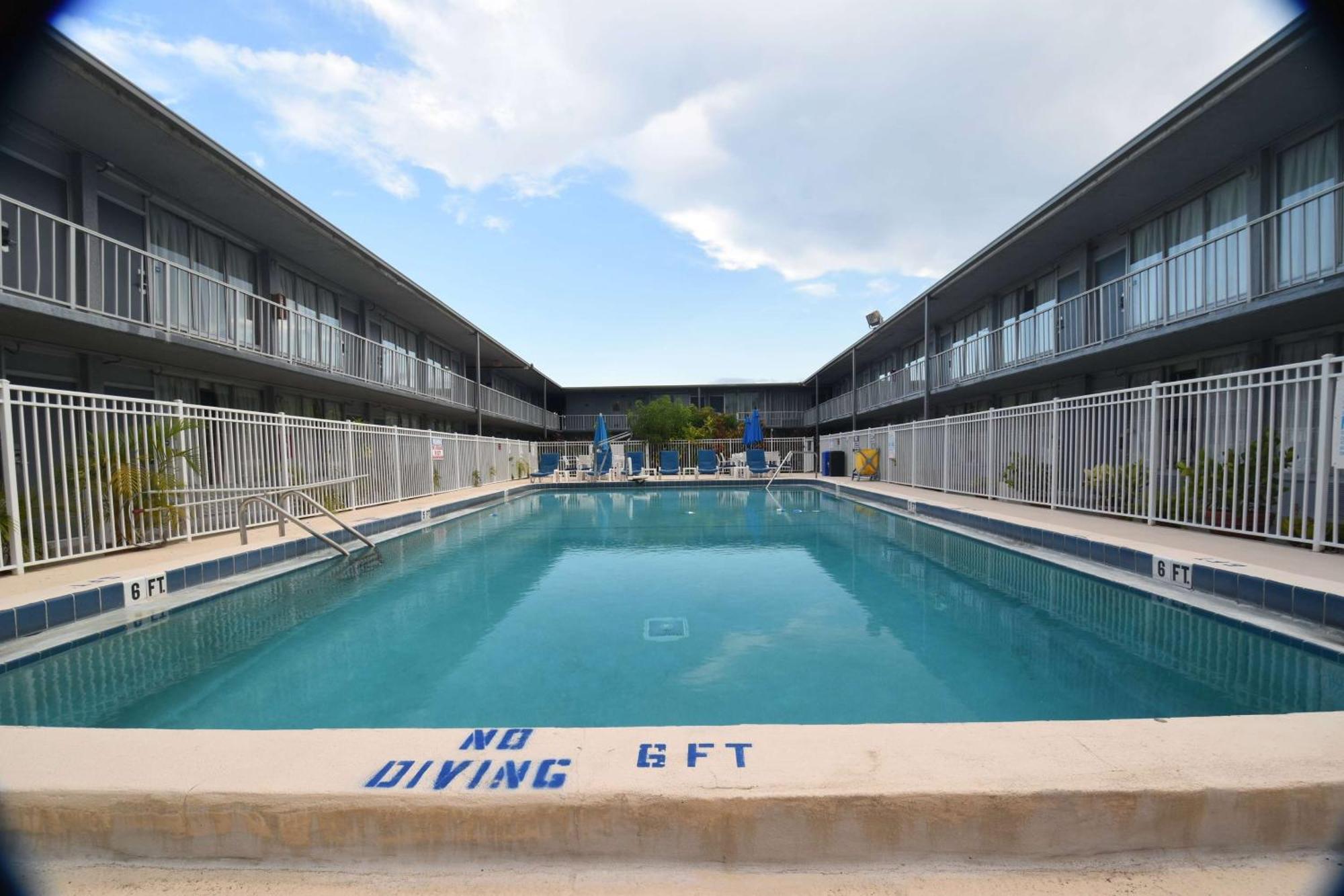 Days By Wyndham Hotel 3*